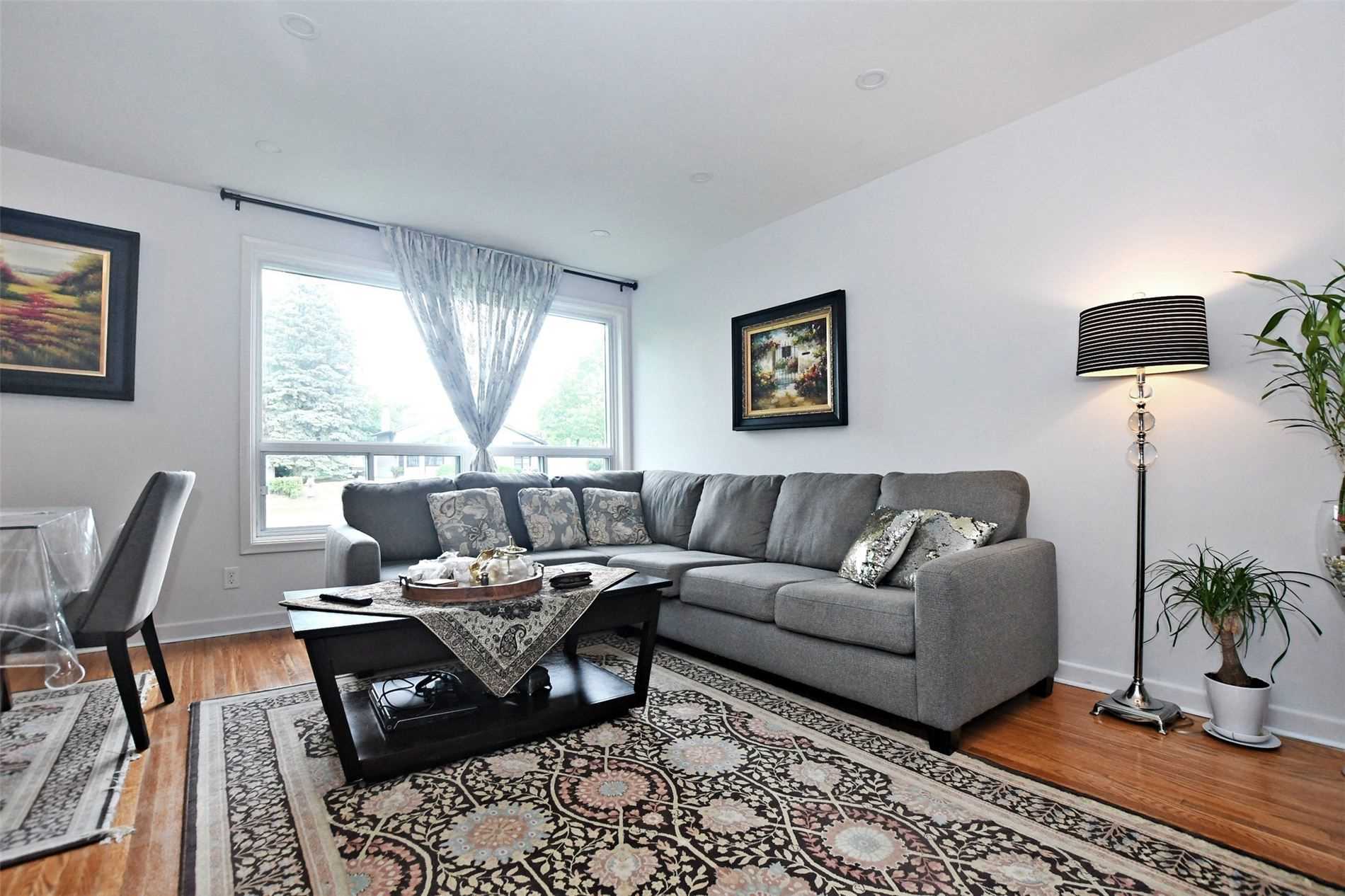 34 Seaton Dr