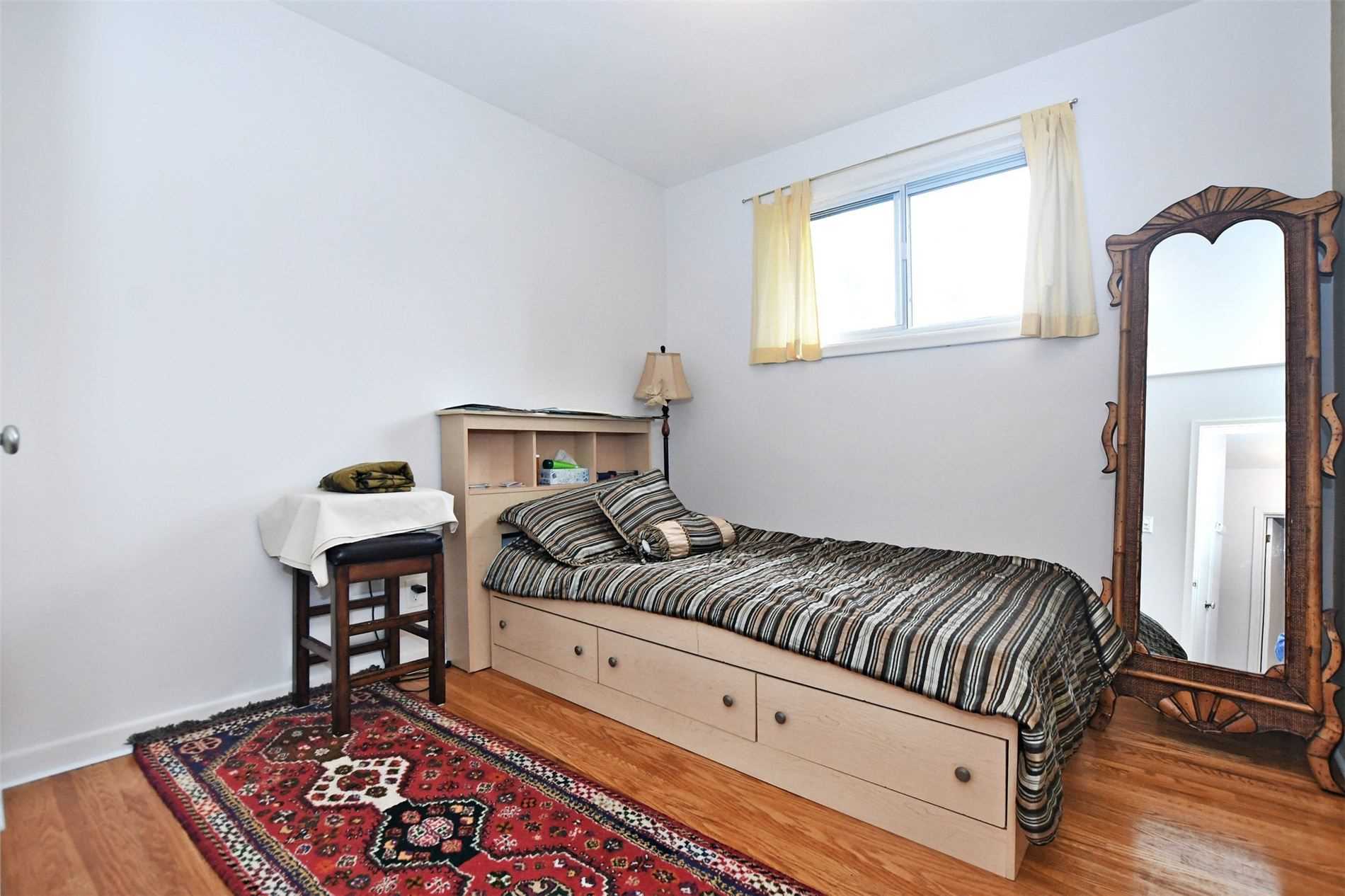 34 Seaton Dr
