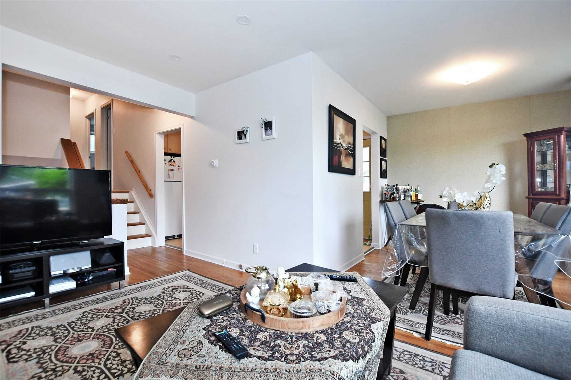 34 Seaton Dr