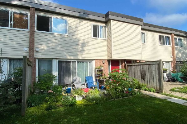207 Milestone Cres, Aurora