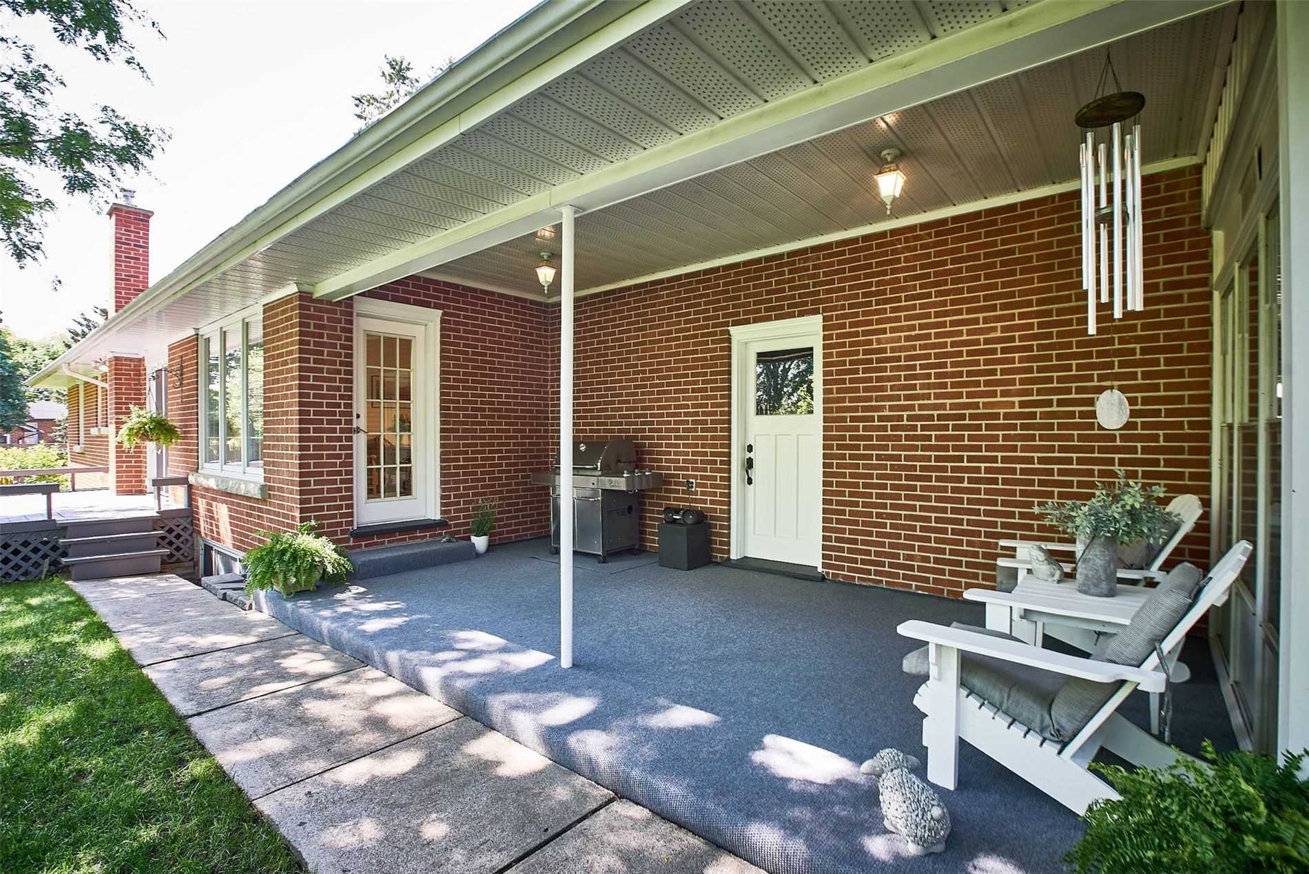 15 Hawkridge Ave