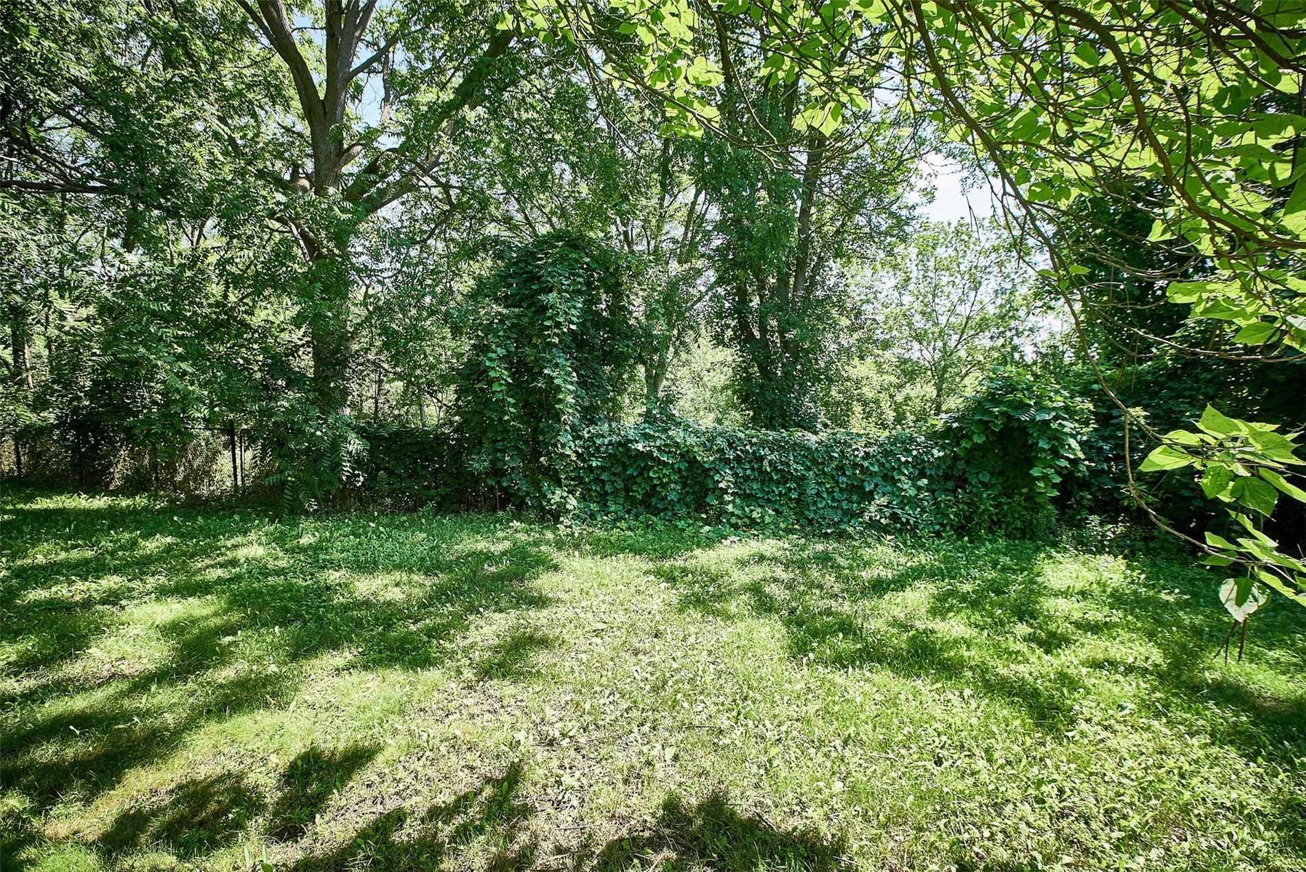 15 Hawkridge Ave