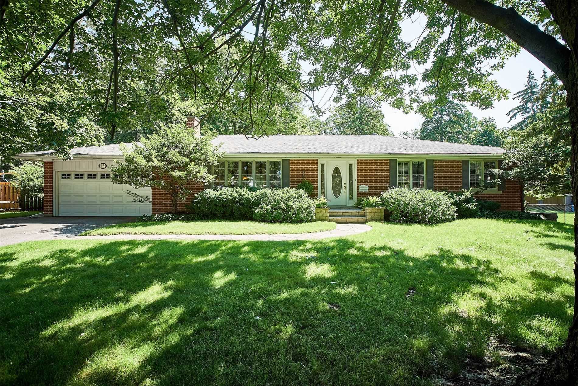 15 Hawkridge Ave