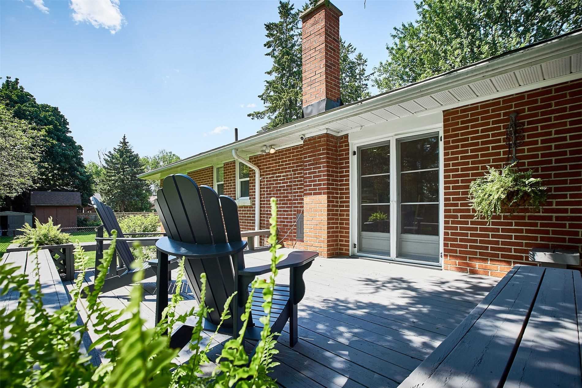 15 Hawkridge Ave