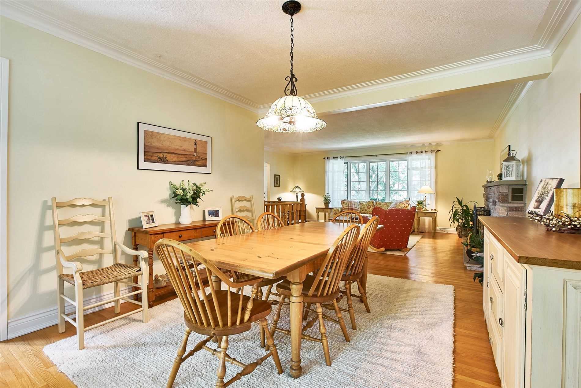 15 Hawkridge Ave