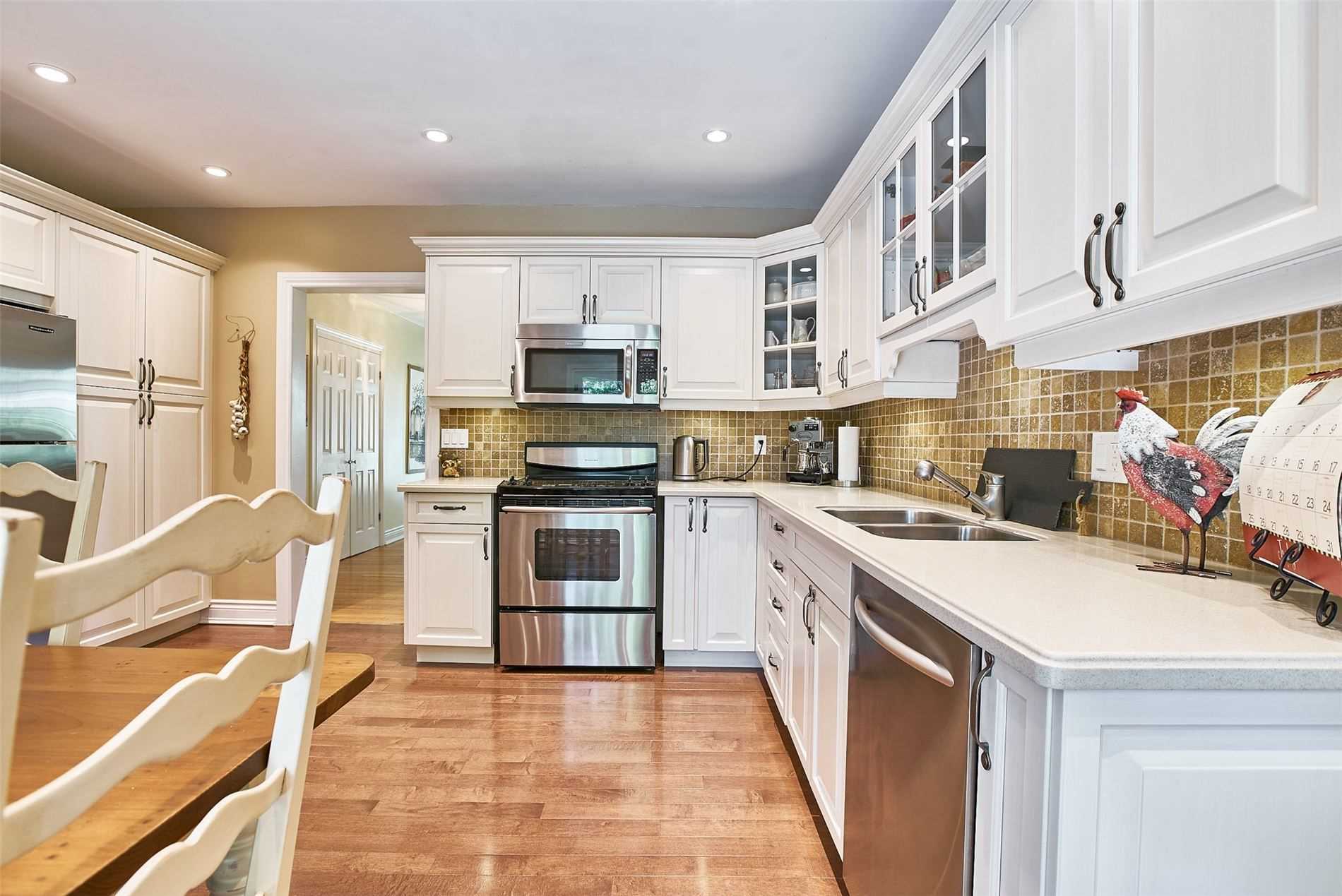 15 Hawkridge Ave