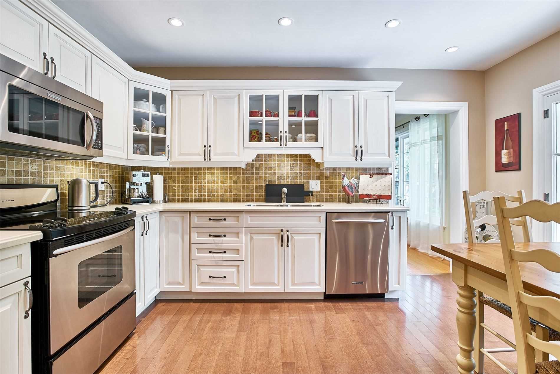15 Hawkridge Ave