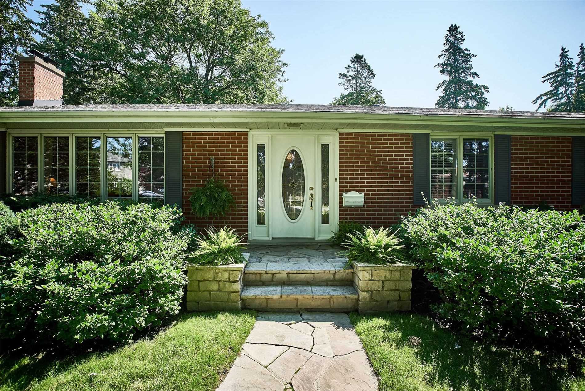 15 Hawkridge Ave