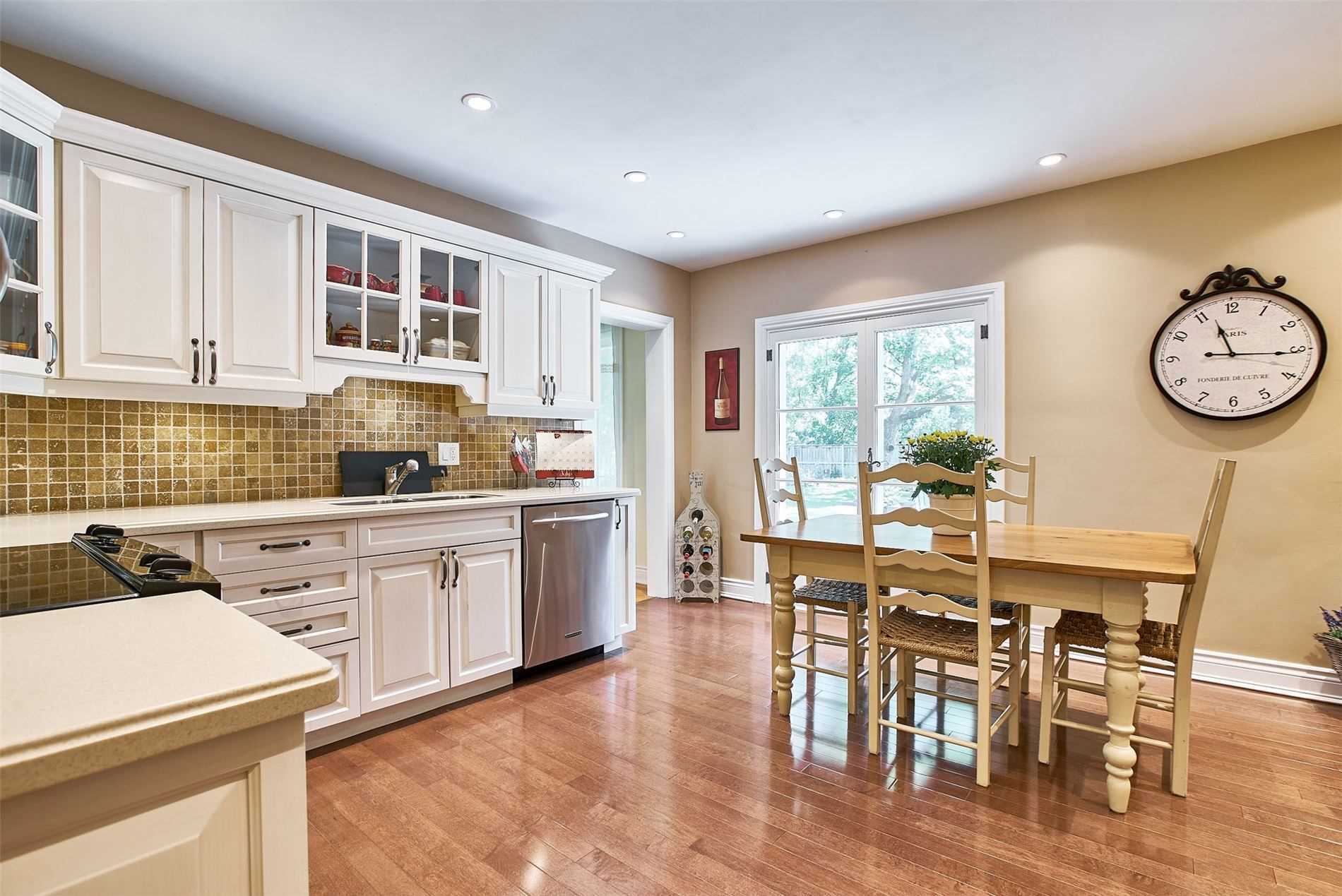15 Hawkridge Ave