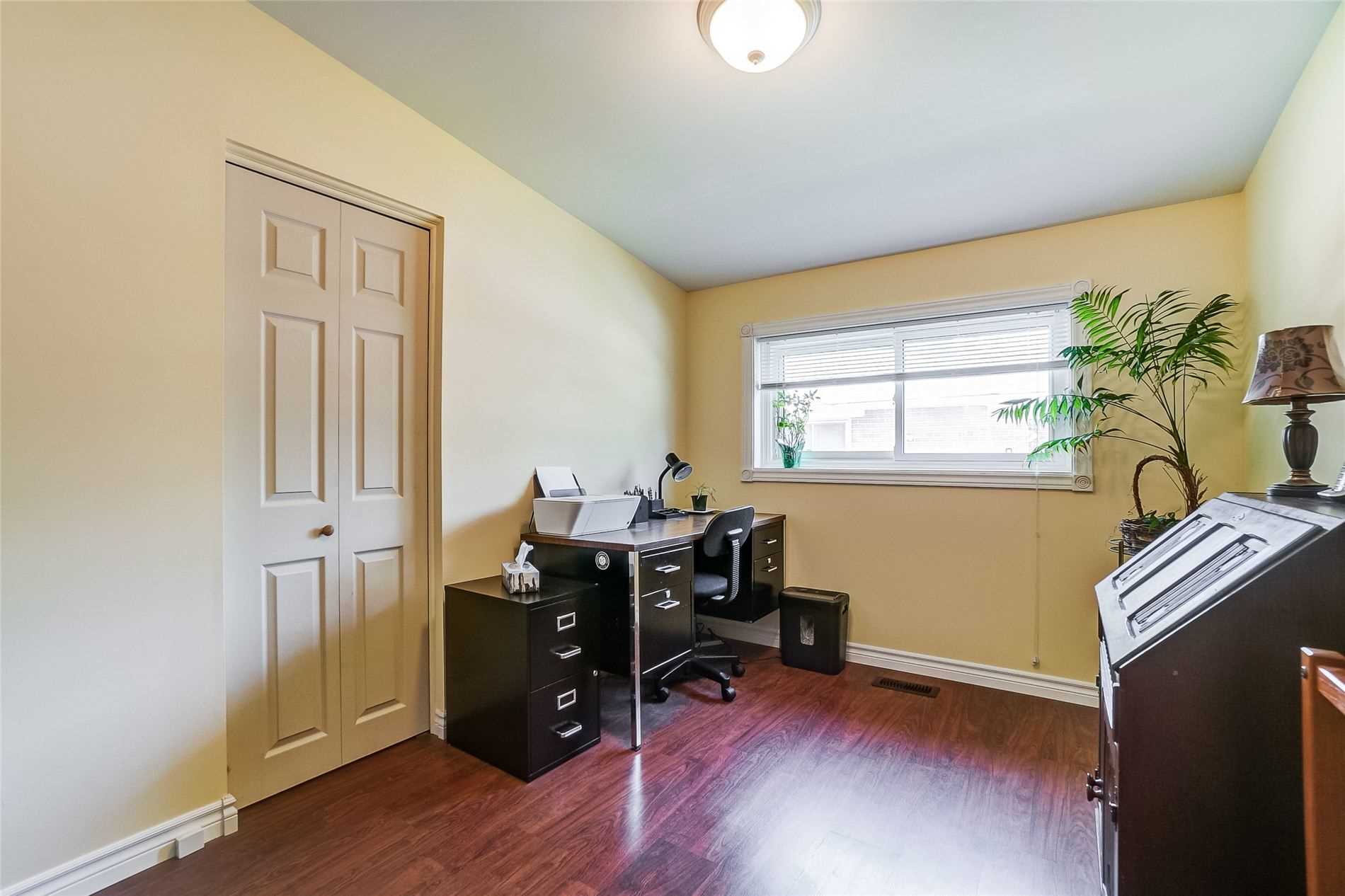 89 Murray Dr