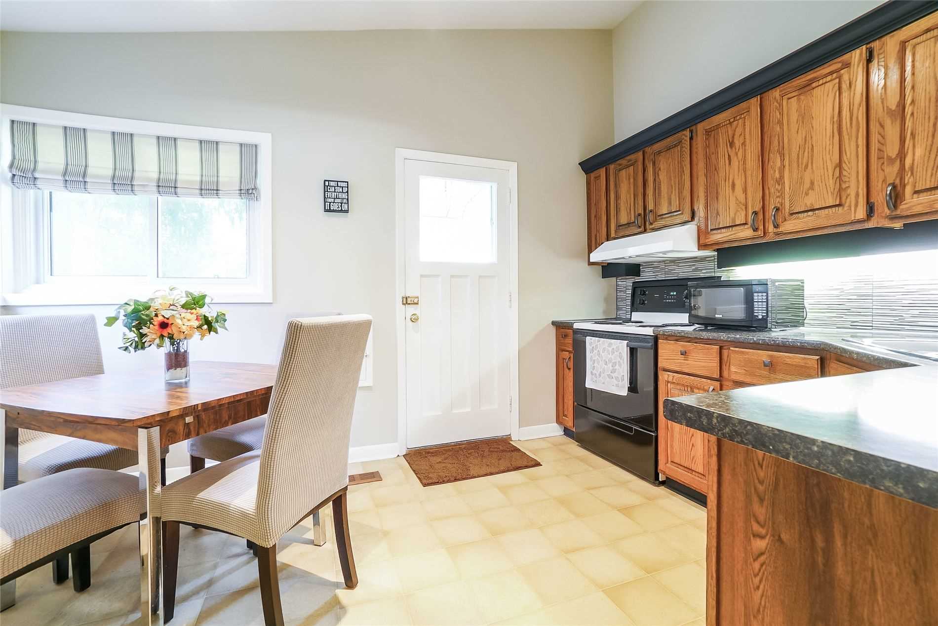 89 Murray Dr