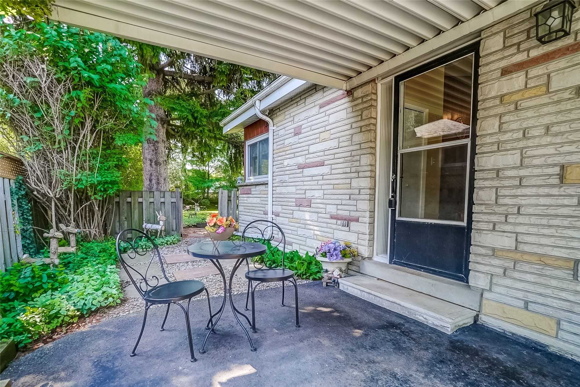 89 Murray Dr