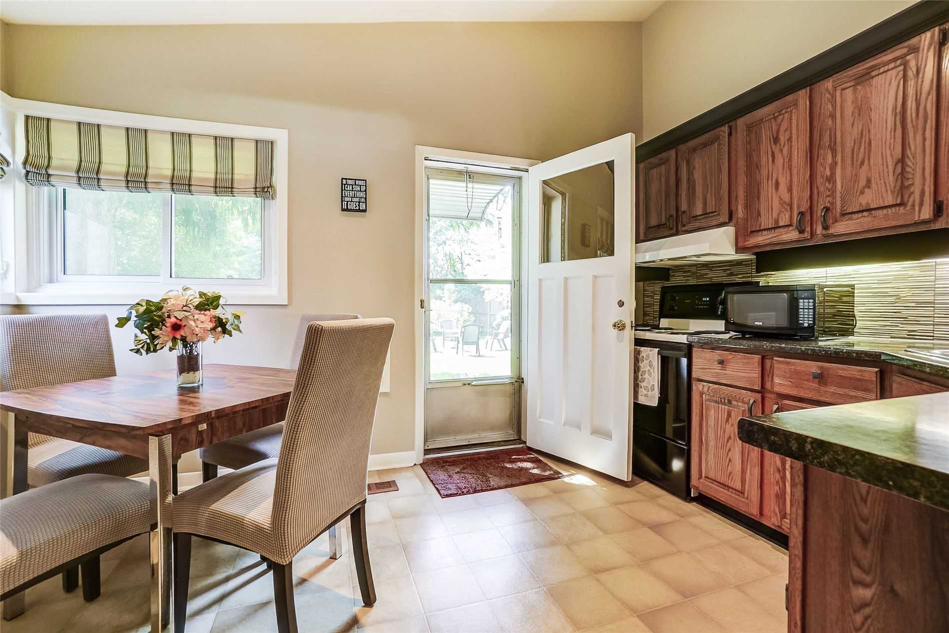 89 Murray Dr