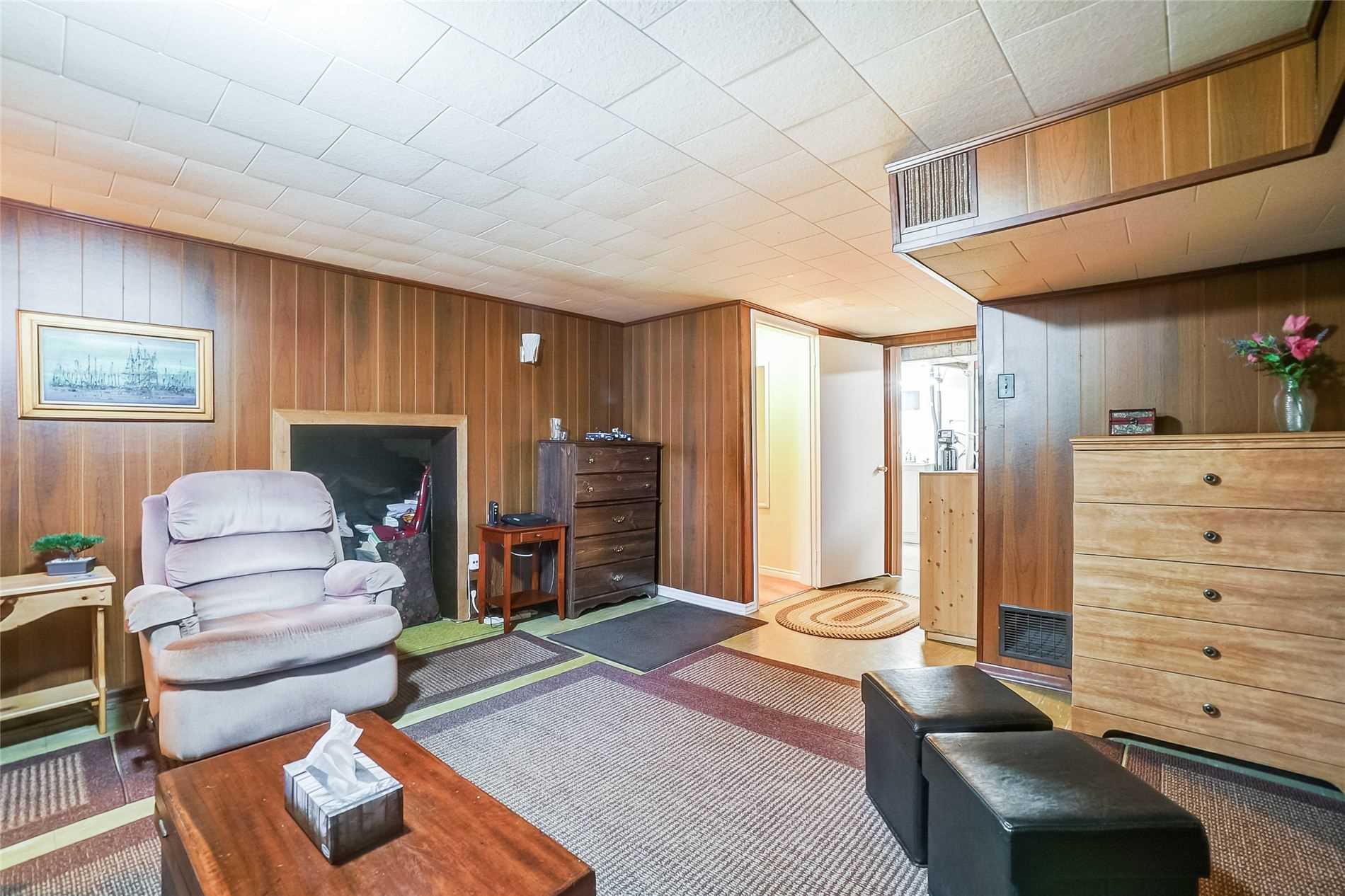 89 Murray Dr