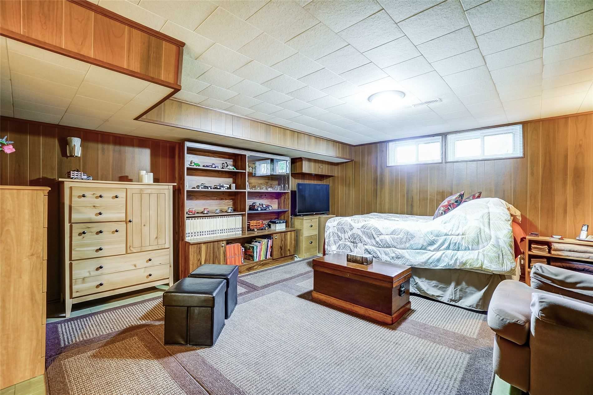 89 Murray Dr