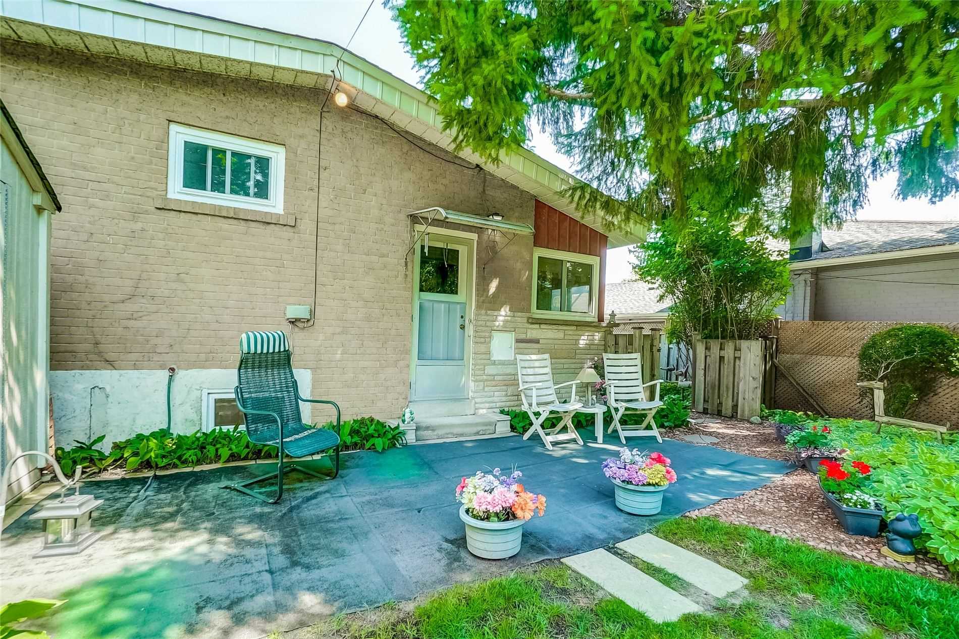 89 Murray Dr