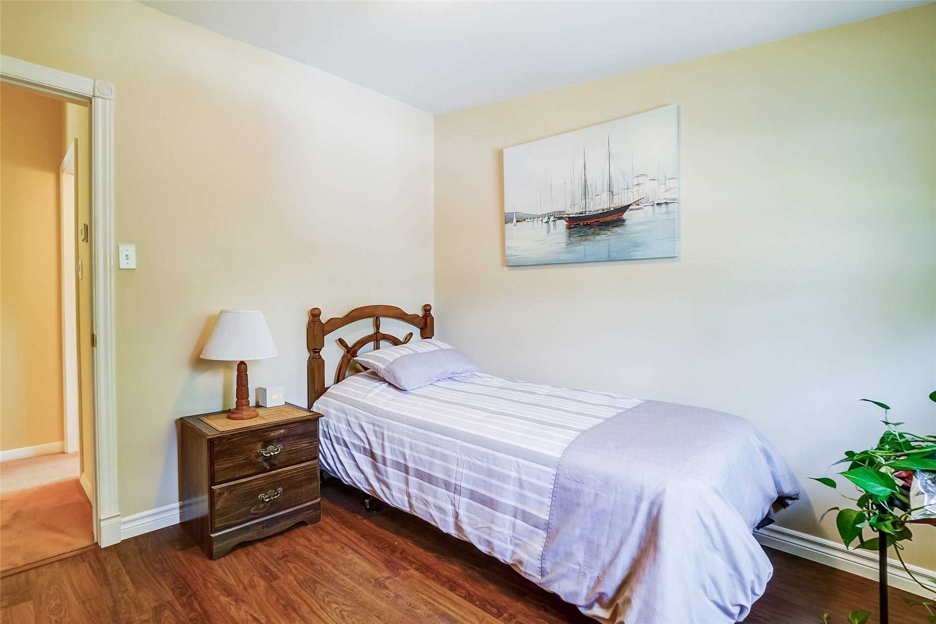 89 Murray Dr