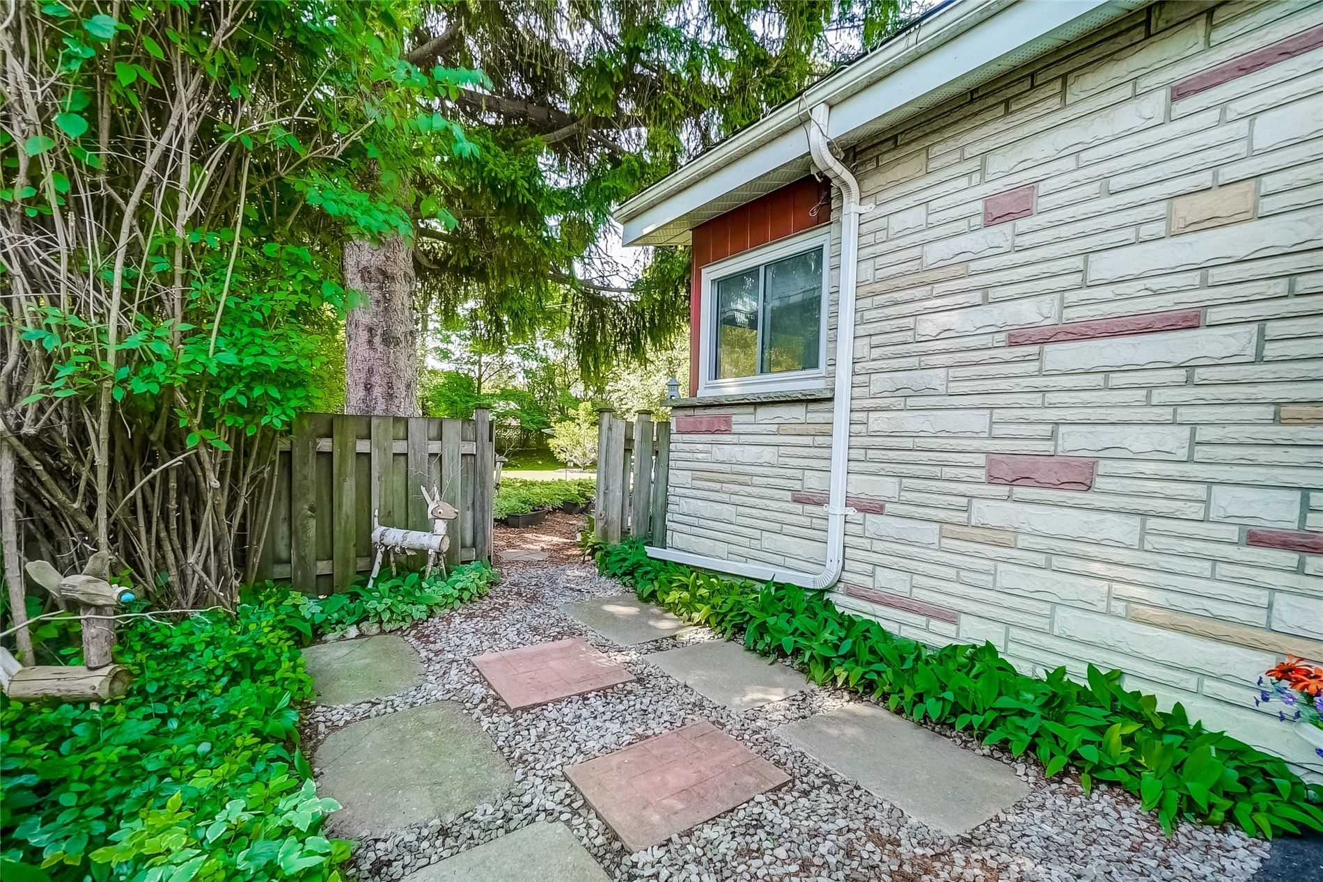 89 Murray Dr