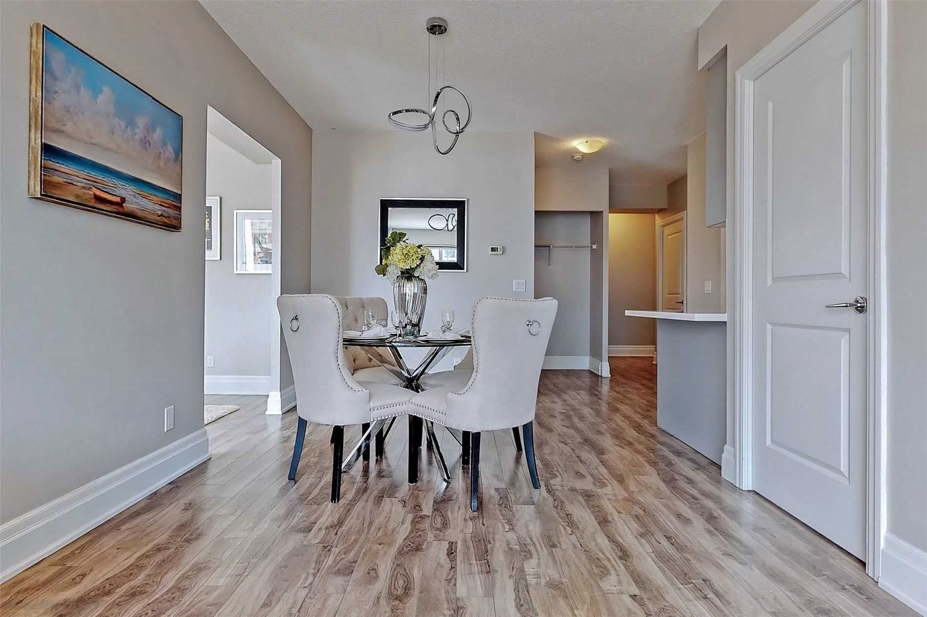 21 Upper Duke Cres, #314B