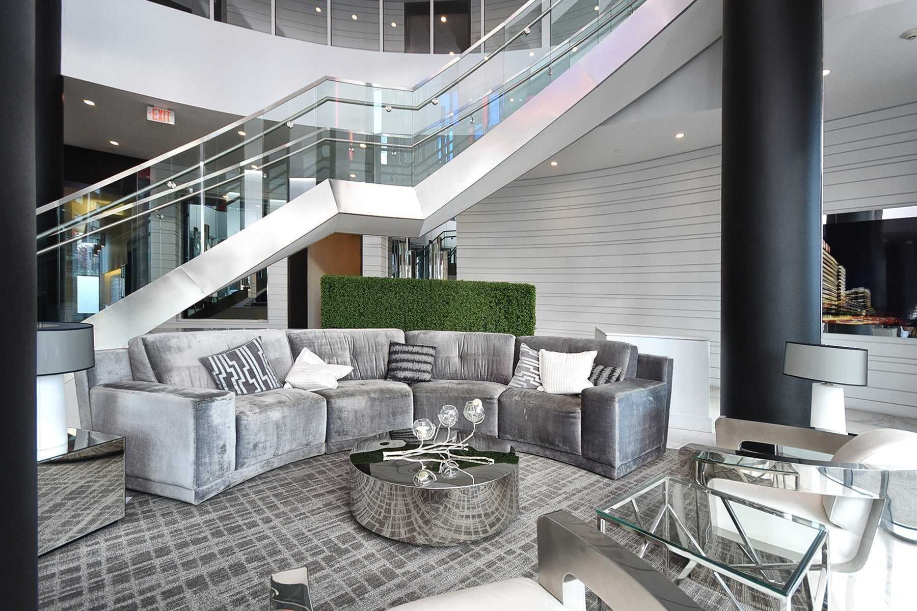 9471 Yonge St, #630