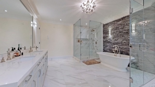 9737 Bathurst St