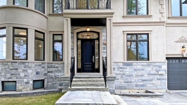 9737 Bathurst St
