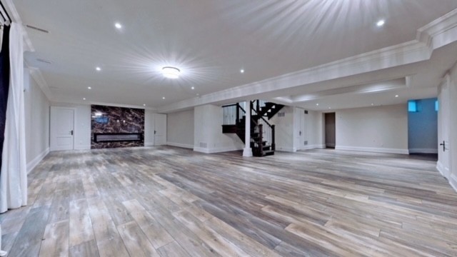 9737 Bathurst St