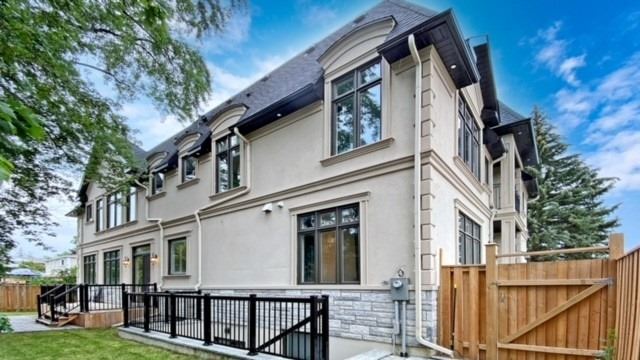 9737 Bathurst St