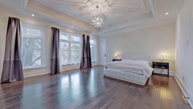9737 Bathurst St