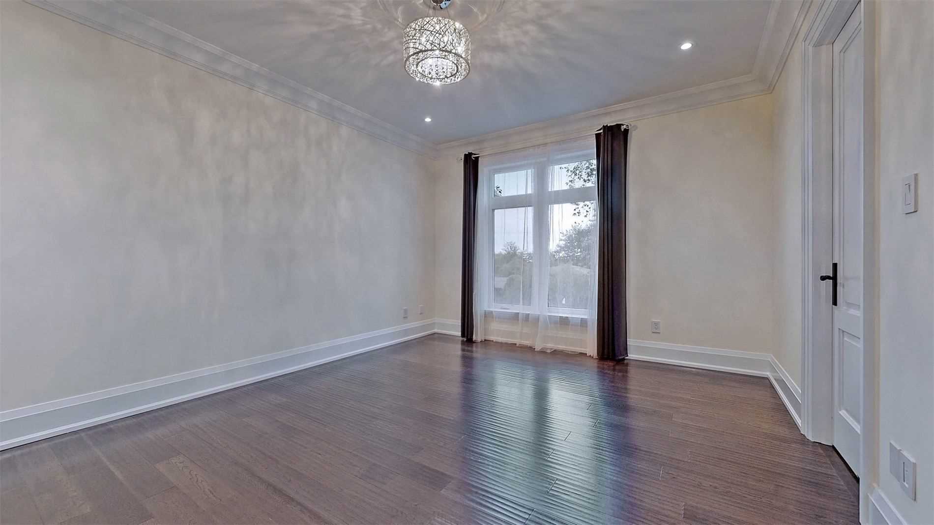 9737 Bathurst St