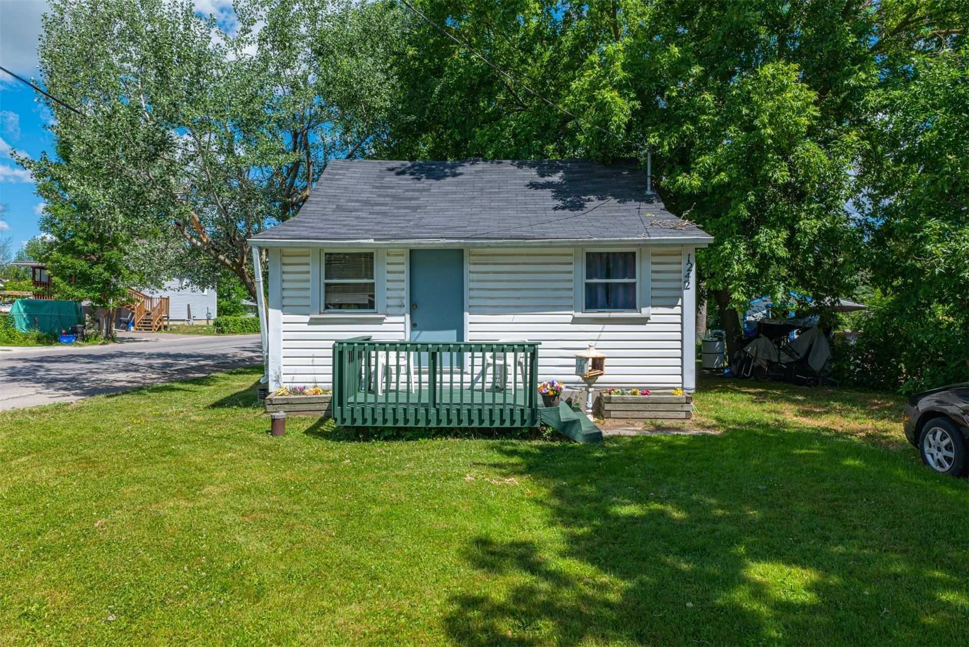 1242 Killarney Beach Rd