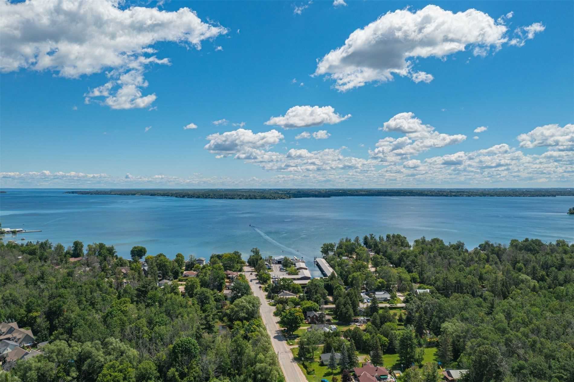 1242 Killarney Beach Rd