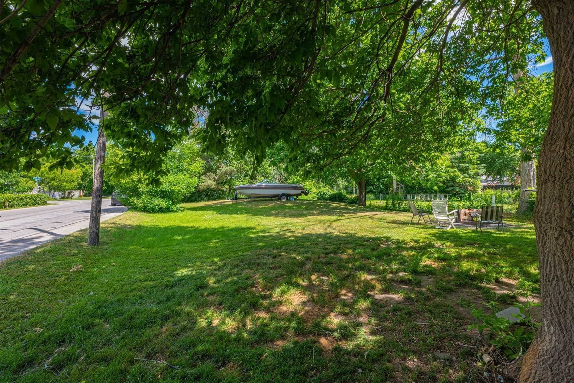 1242 Killarney Beach Rd