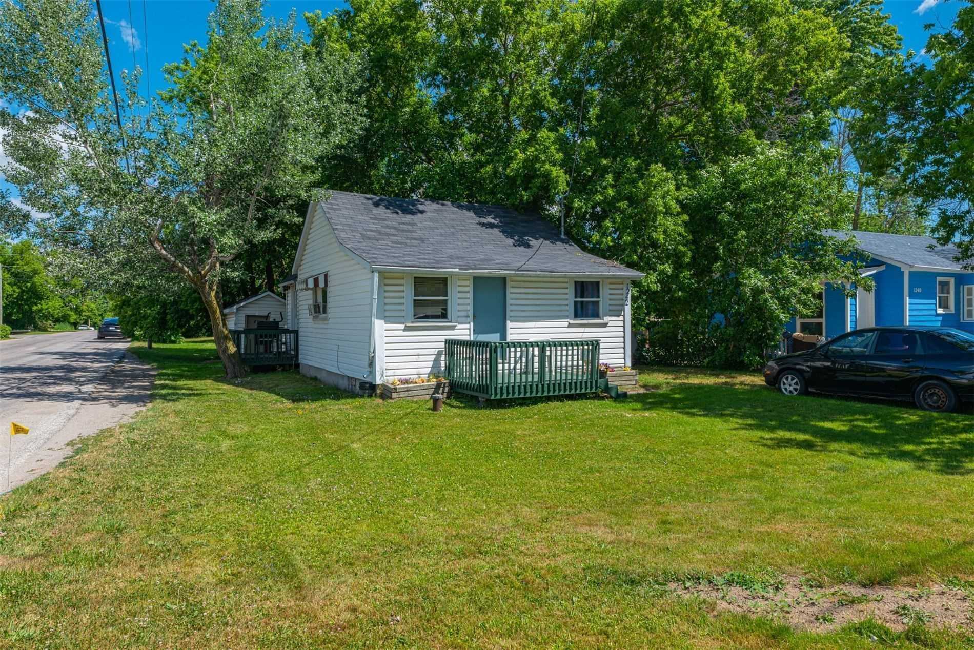 1242 Killarney Beach Rd