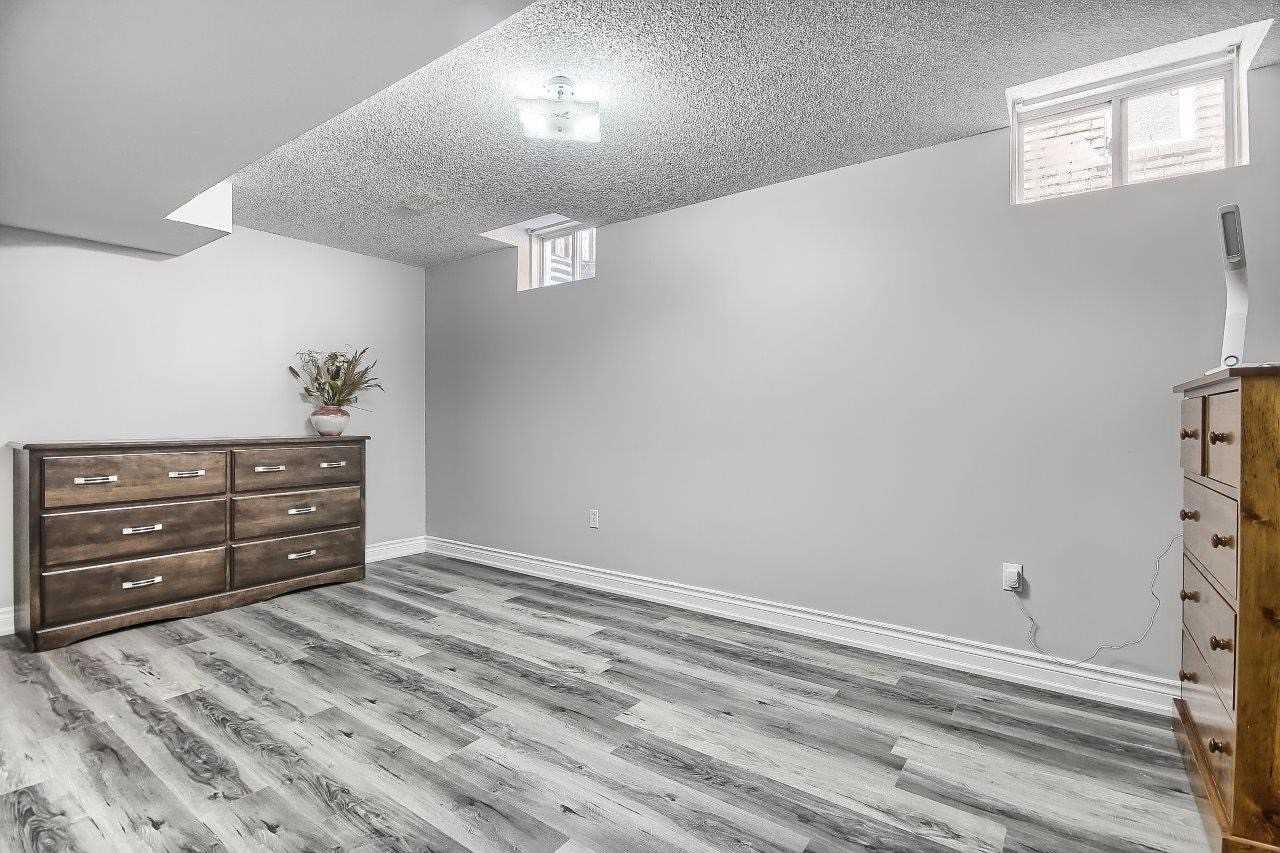 56 Metcalfe Dr
