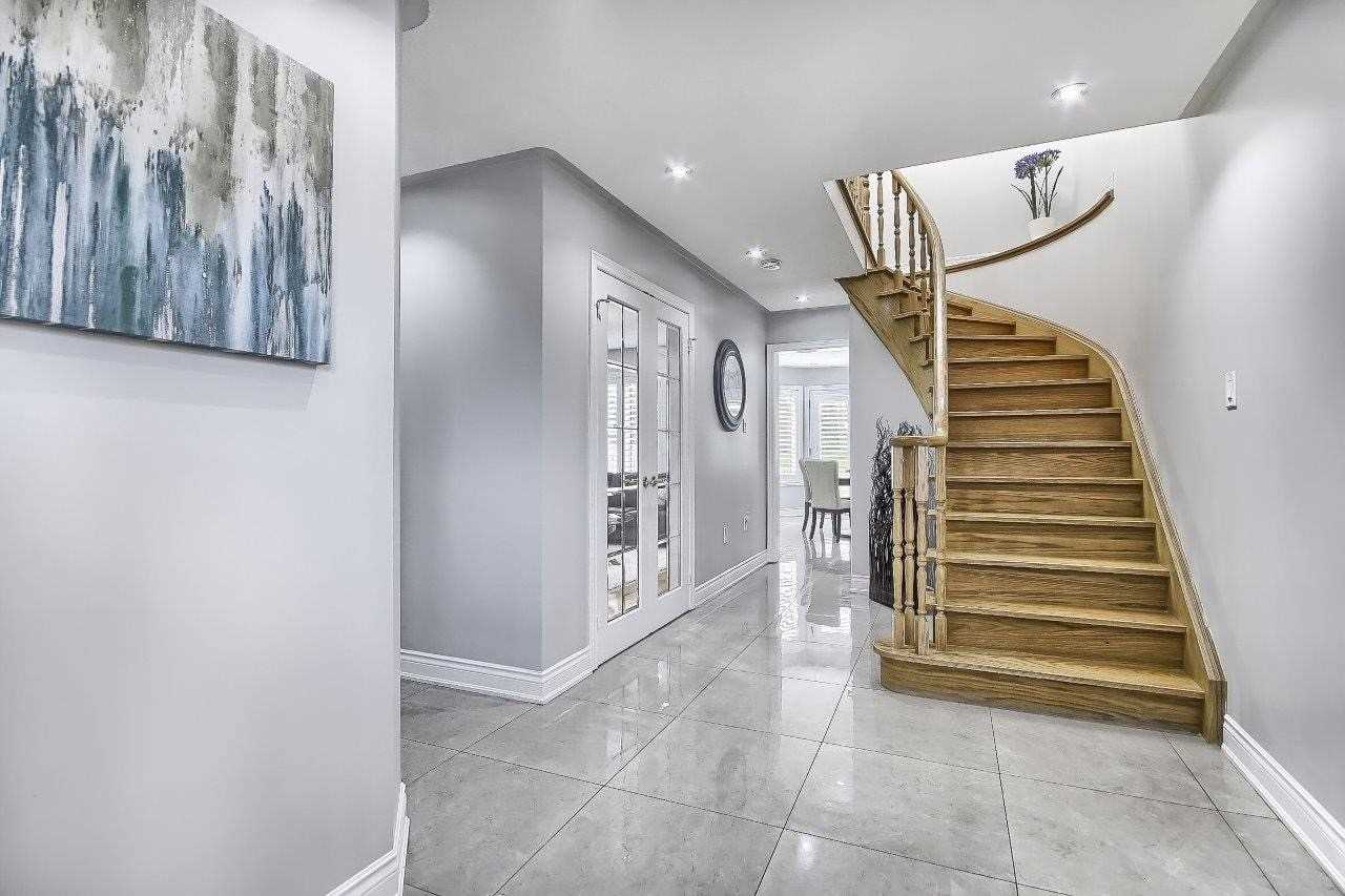 56 Metcalfe Dr