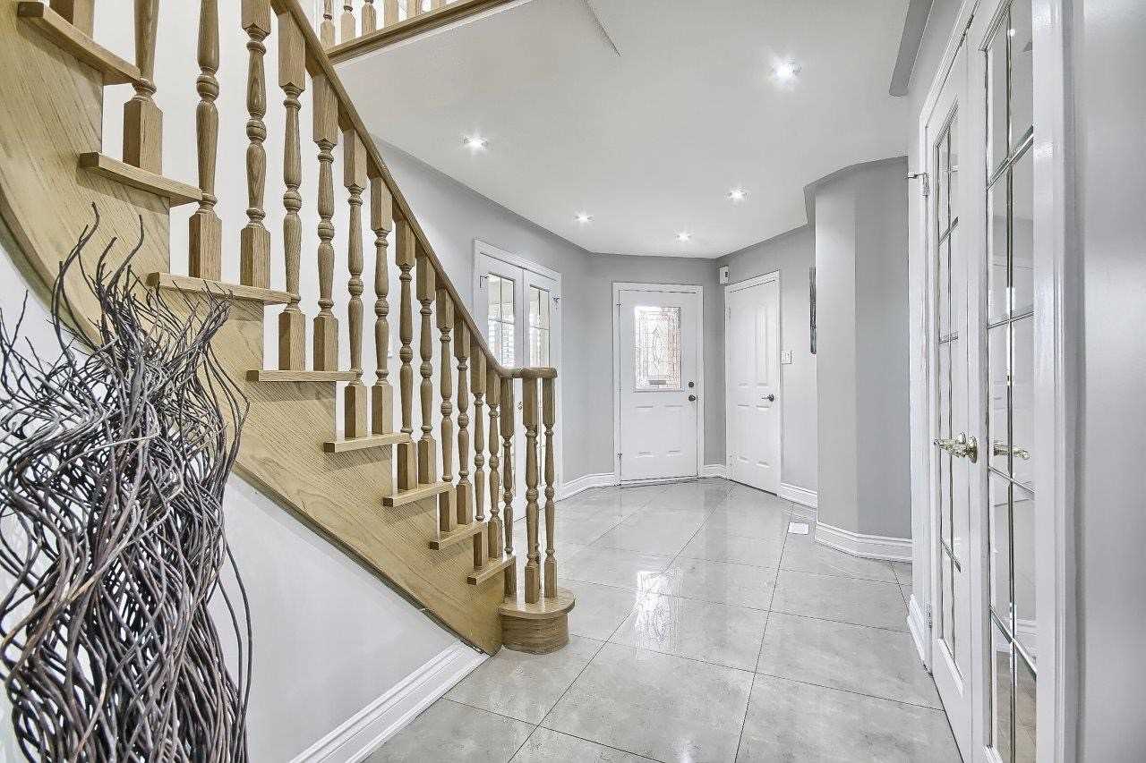 56 Metcalfe Dr