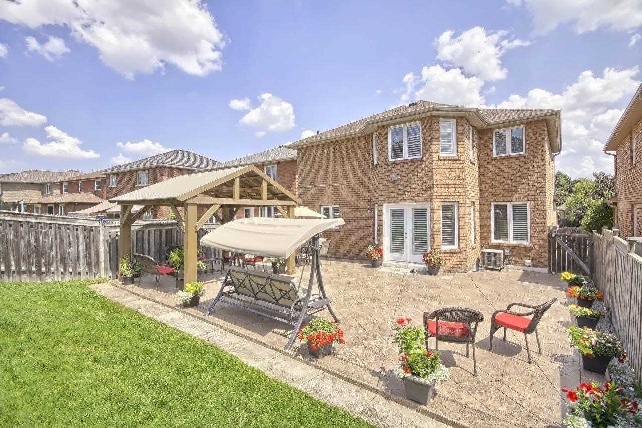 56 Metcalfe Dr