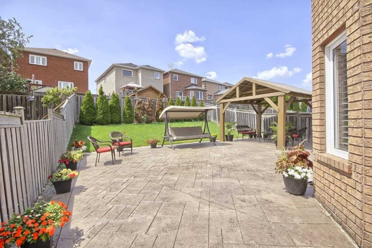 56 Metcalfe Dr