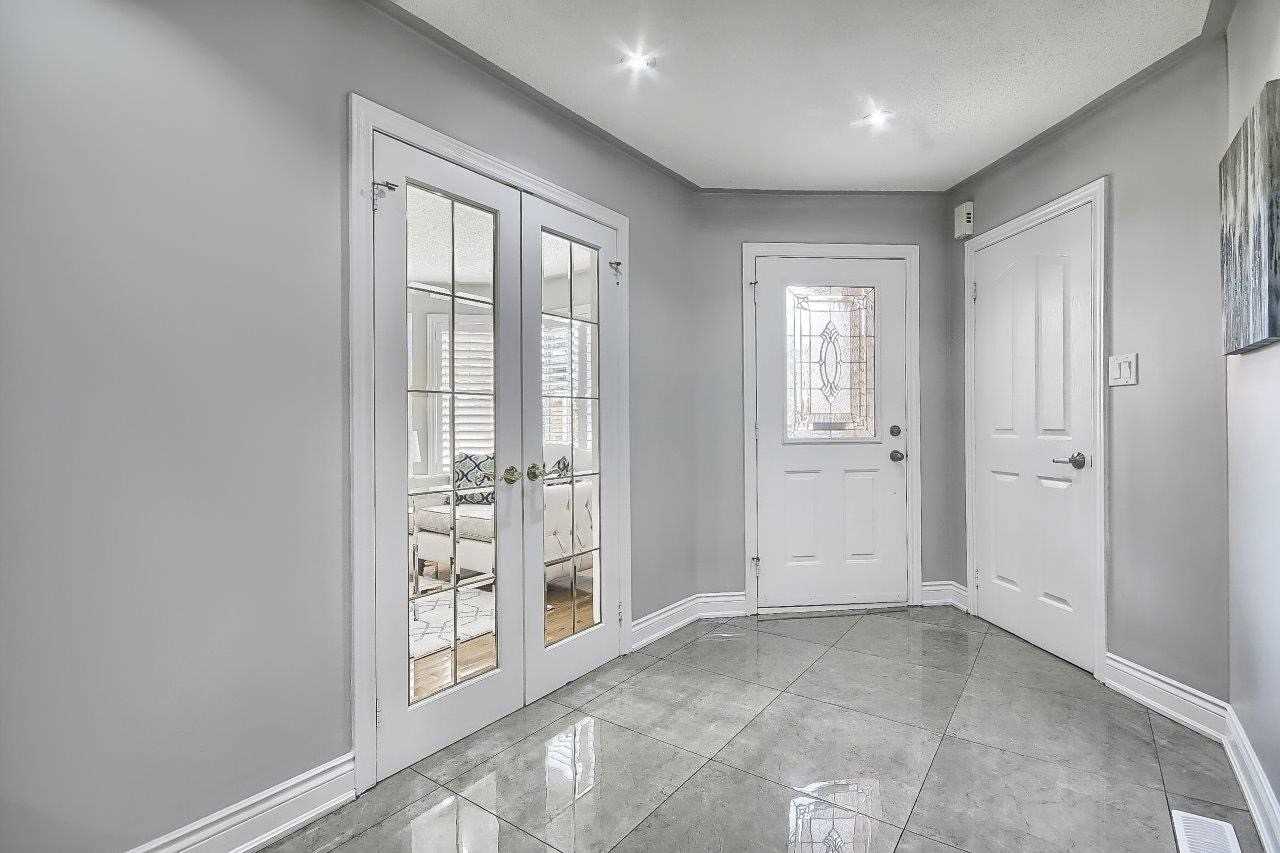 56 Metcalfe Dr