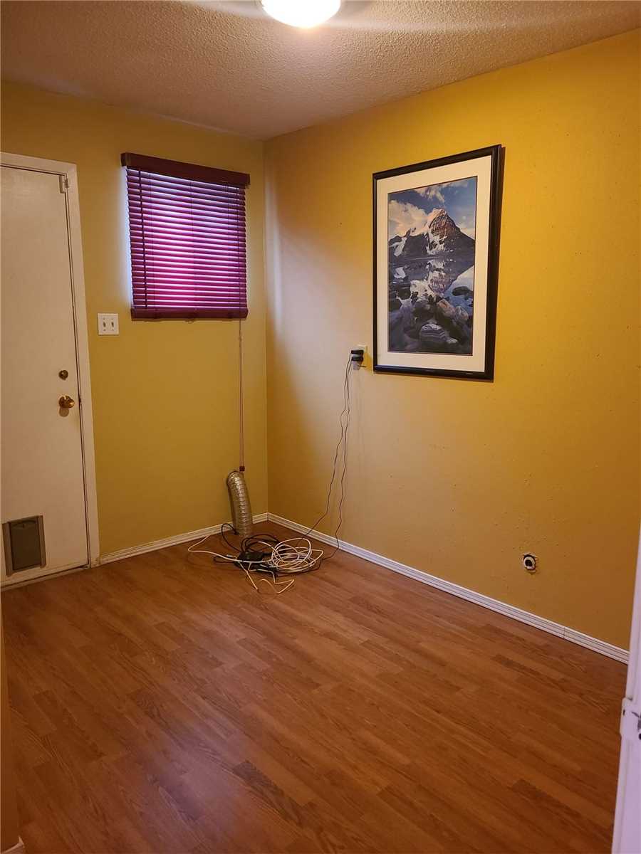 2 Eastman Cres
