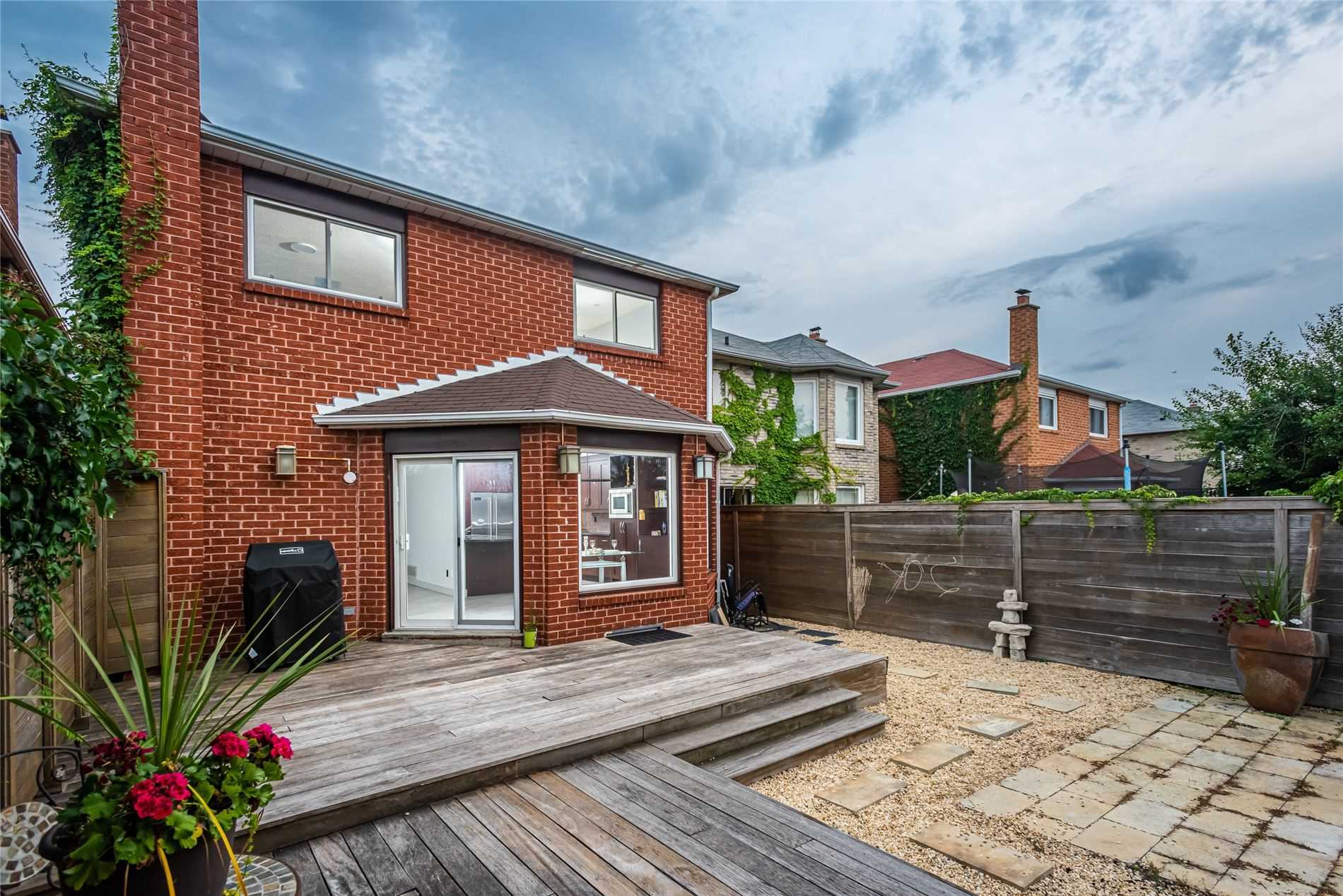 92 Brickstone Circ