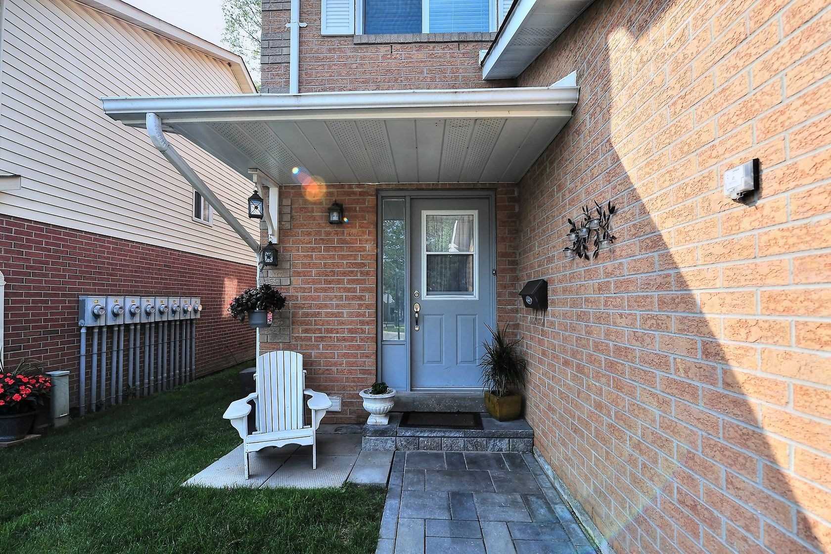 682 Gibney Cres, #17