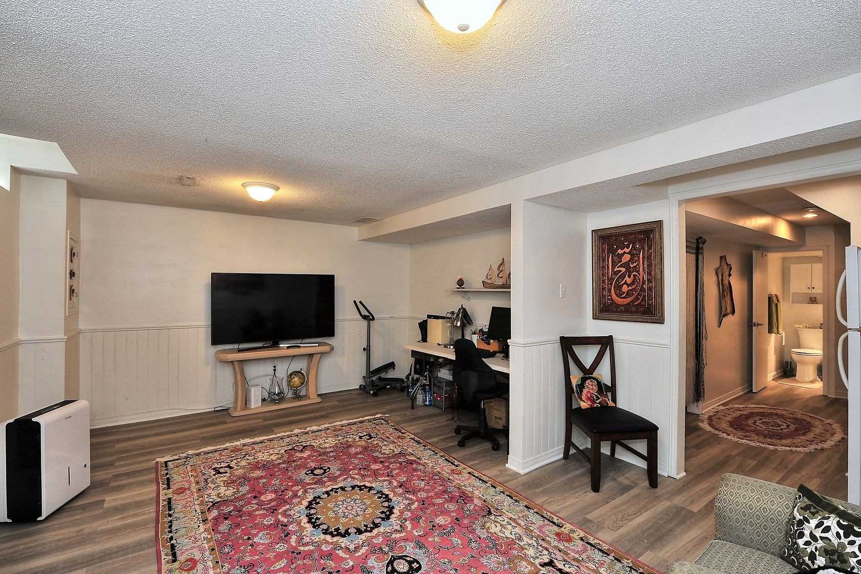 682 Gibney Cres, #17