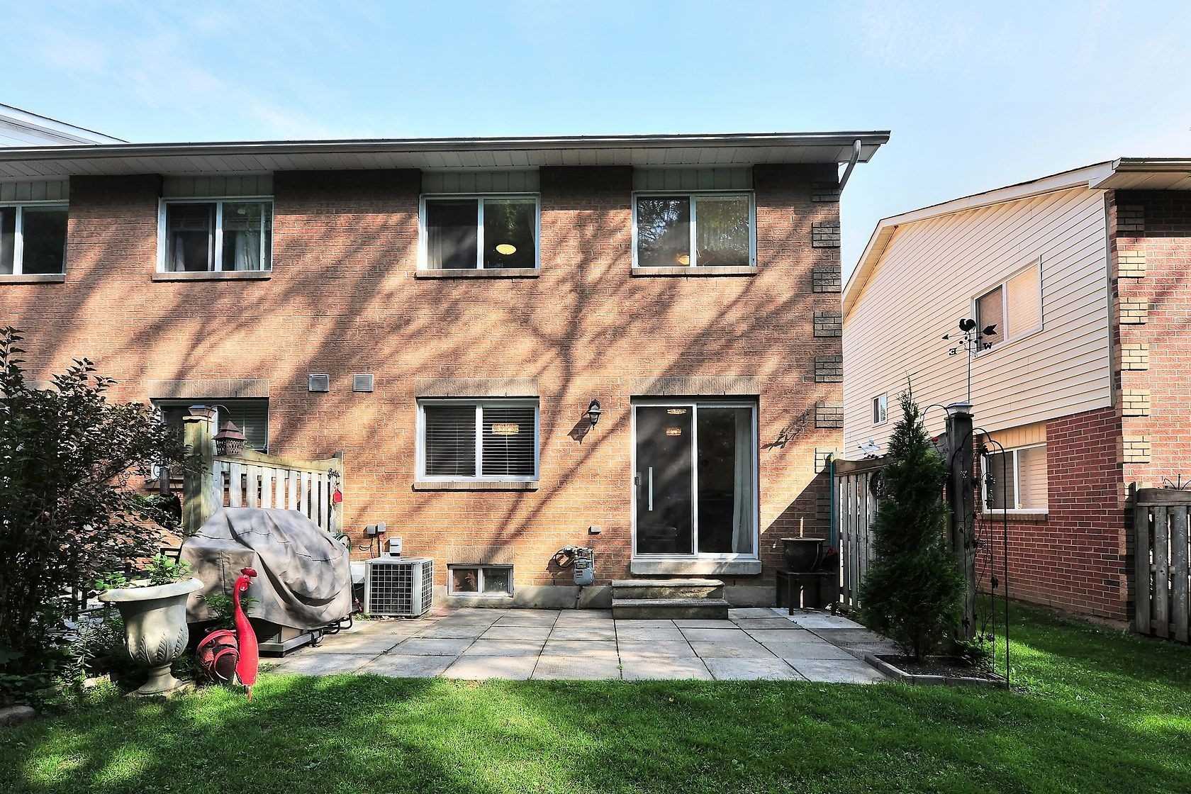682 Gibney Cres, #17