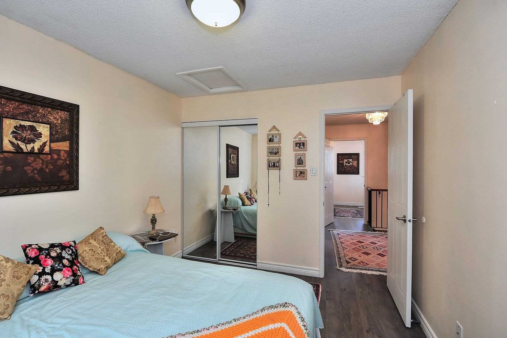 682 Gibney Cres, #17