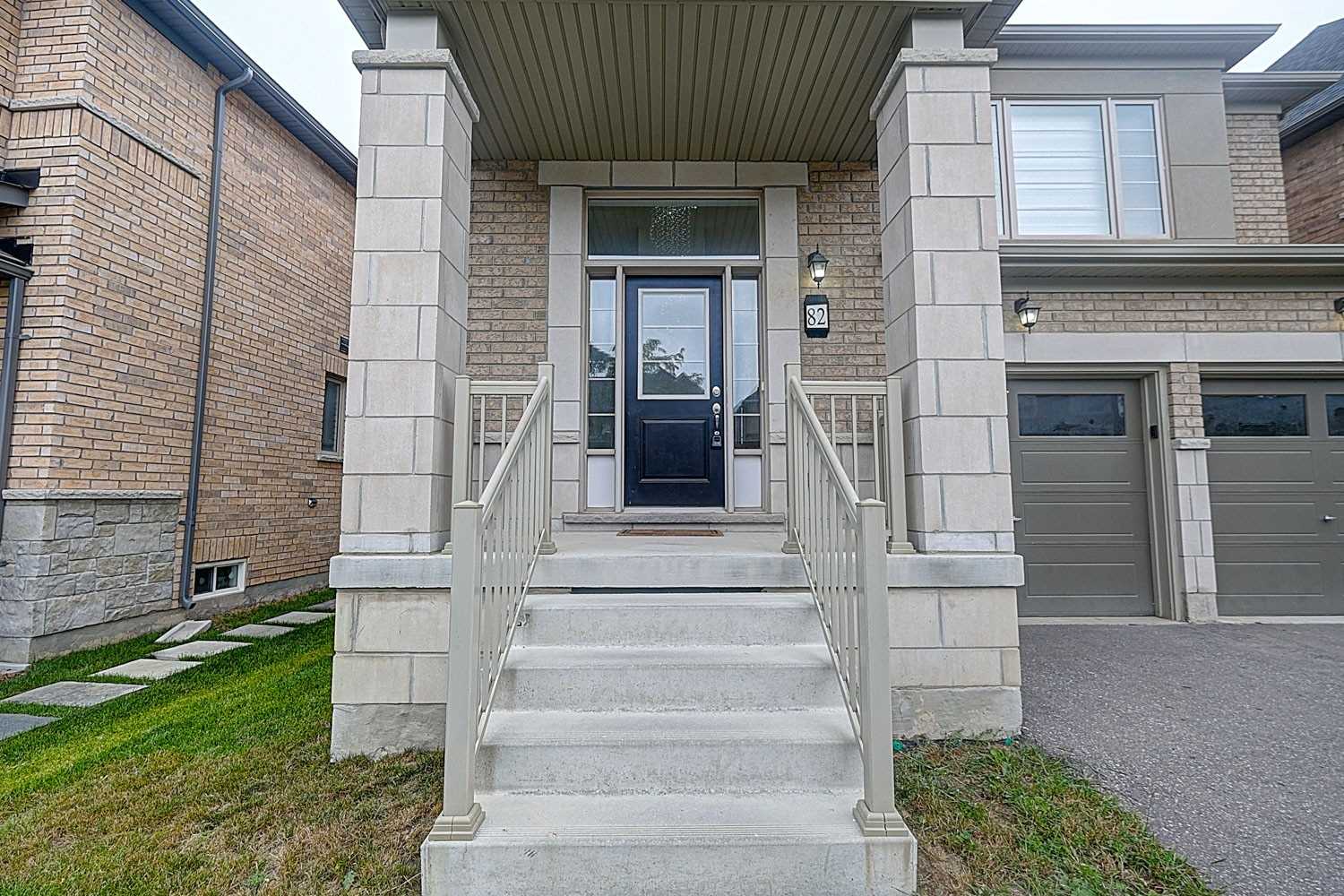 82 Walter English Dr N