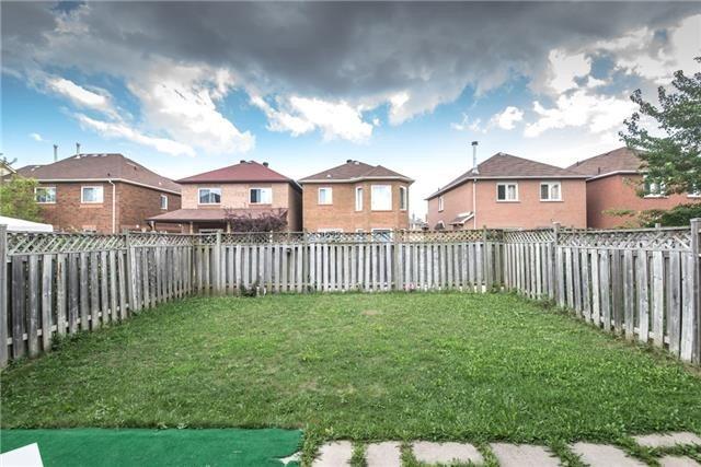 31 Clarion Cres