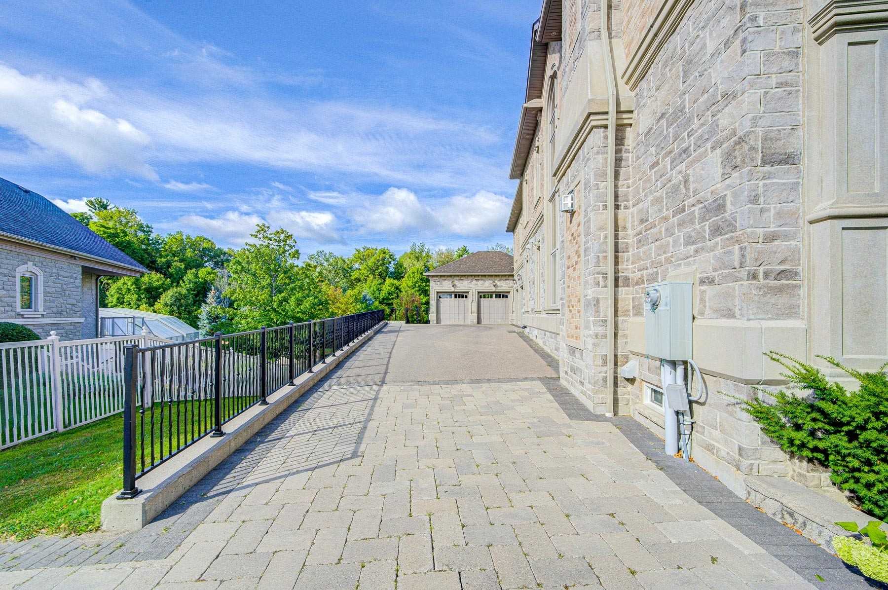 71 Grandvista Cres