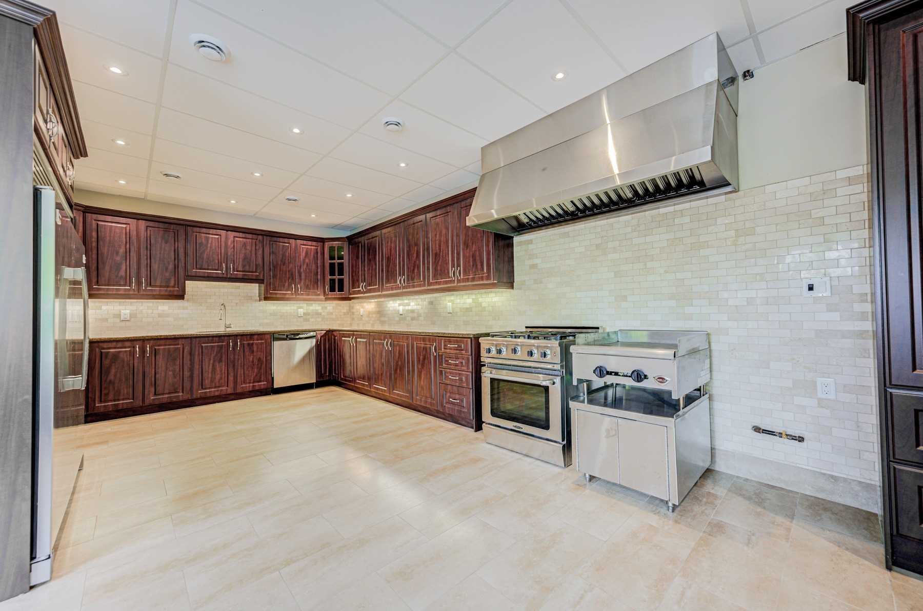 71 Grandvista Cres
